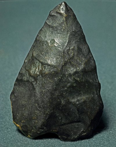Prehistoria: bifaz amigdaloide de sílex. Paleolítico inferior. Verona, Museo Civico di Storia Naturale, Italia de Prehistoric Prehistoric