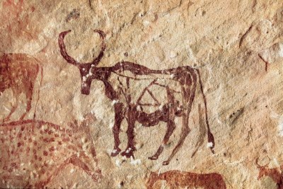 Pintura rupestre: representación de un cérvido. Cueva de Tadrart Acacus, Libia de Prehistoric Prehistoric