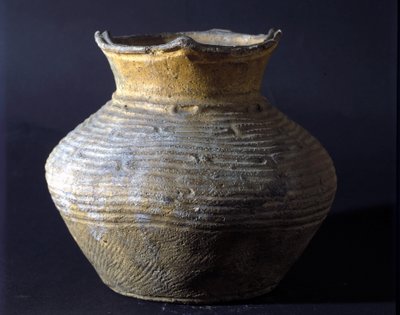 Jarra de terracota del período Jomon (período de prehistoria en Japón). Roma, Museo Nacional de Arte Oriental de Prehistoric Prehistoric