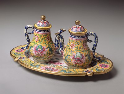 Par de Jarras en Miniatura y Bandeja, período Qianlong (1736-95) de Qing Dynasty Chinese School