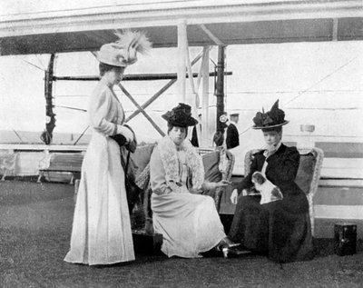 A bordo del yate real Victoria y Albert III de Queen Alexandra