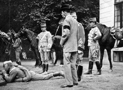 Probando el nuevo rifle de repetición, 1908 de Queen Alexandra