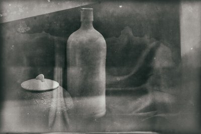 Botella y maceta vintage de Raffaele Corte