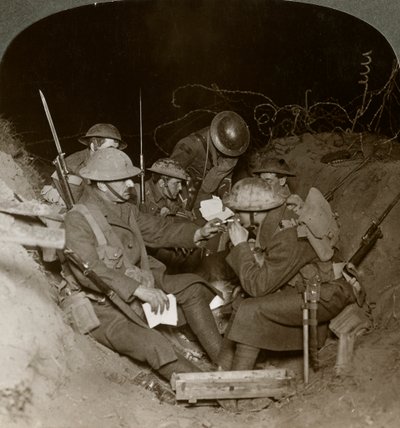 Una tarde en las trincheras de reserva en Beaumont Hamel, Francia, Primera Guerra Mundial, 1914-1918 de Realistic Travels Publishers