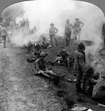 Fuegos de campamento y desayuno temprano en la mañana, Golfo Pérsico, Primera Guerra Mundial, 1914-1918 de Realistic Travels Publishers