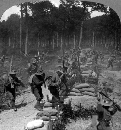 Escena de campo de batalla de la Primera Guerra Mundial, 1914-1918 de Realistic Travels Publishers