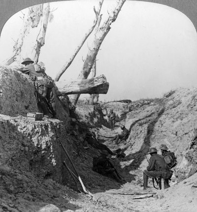 Defendiendo la línea en Dickebusch, Flandes, Bélgica, Primera Guerra Mundial, 7 de junio de 1917 de Realistic Travels Publishers