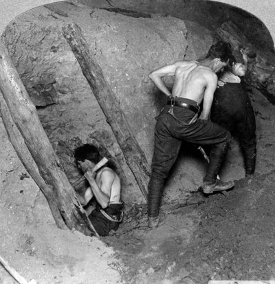 Minería en Messines Ridge, Bélgica, Primera Guerra Mundial de Realistic Travels Publishers