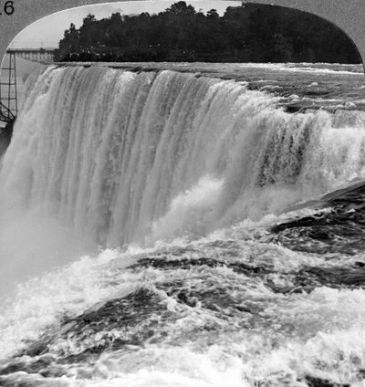 Cataratas del Niágara, Nueva York, EE.UU. de Realistic Travels Publishers