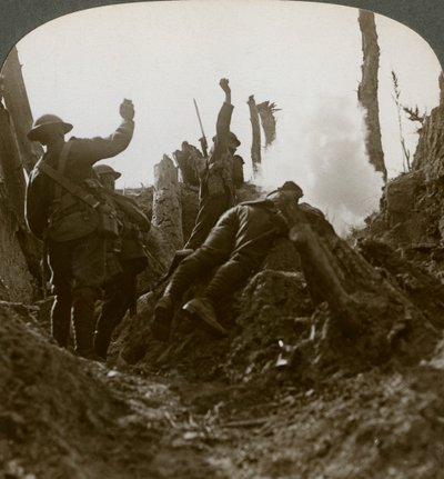 Tropas del norte bombardeando una posición de ametralladora alemana, Bosque de Polygon, siglo XX de Realistic Travels Publishers