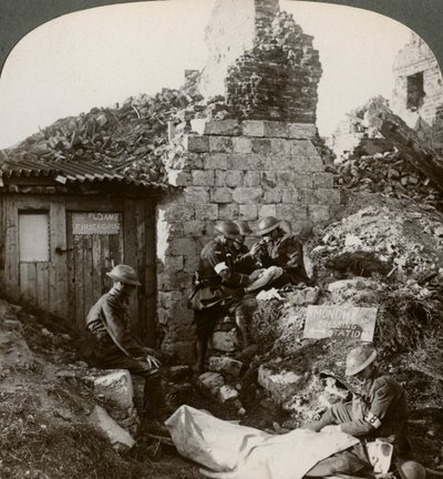 El Cuerpo Médico del Ejército Real en la estación de curación de Monchy, Francia, Primera Guerra Mundial, 1914-1918 de Realistic Travels Publishers