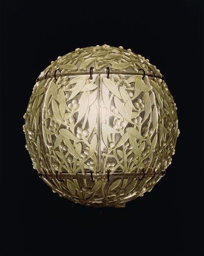 Boule de Gui, una pantalla colgante teñida de verde de Rene Jules Lalique