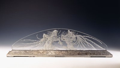 Deux Cavaliers; un raro luminario de vidrio de Rene Jules Lalique