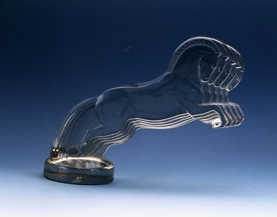Cinco caballos; Cinq-chevaux (una mascota de coche) de Rene Jules Lalique