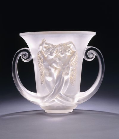 Nadica; un jarrón de vidrio moldeado muy raro que representa dos sirenas, c.1930s de Rene Jules Lalique
