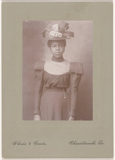 Retrato de mujer,c. 1910 (foto) de Rhodes & Carter