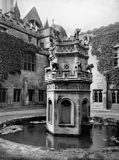 Fuente en los claustros de la Abadía de Newstead, Nottingham, 1902-1903 de Richar Keene