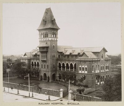Hospitales Hospital Ferroviario de Byculla, India, c. 1930 de John Pardon