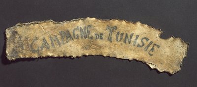 Piel humana con inscripción tatuada, francesa de John Pardon