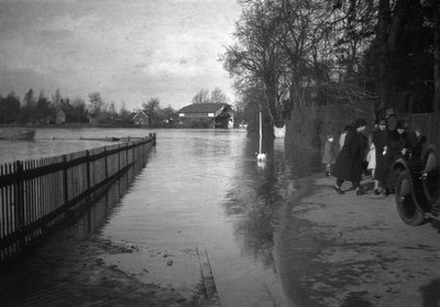 El río Támesis inundado de John Pardon