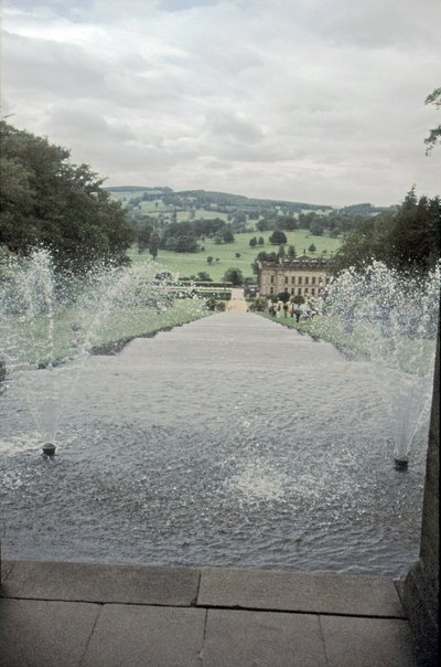 Casa Chatsworth desde la cima de la Cascada, Derbyshire, c1980s de Richard Williams