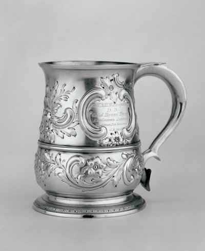 Taza con asa, 1740-41, grabada y cincelada c.1845 de Richard and Cooke, Thomas Gurney
