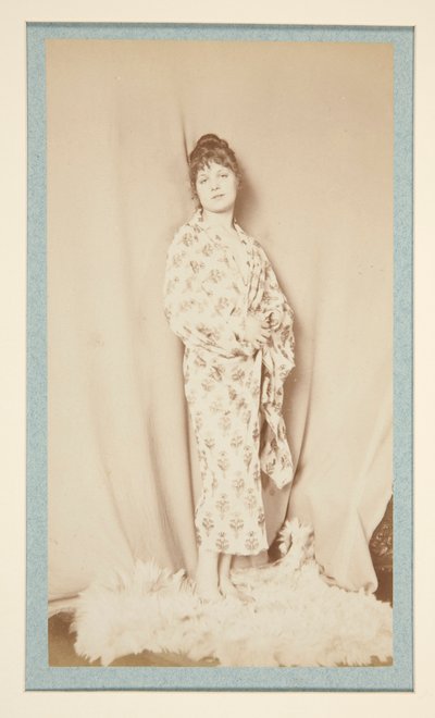 Sin título (chica de pie) de Robert Demachy