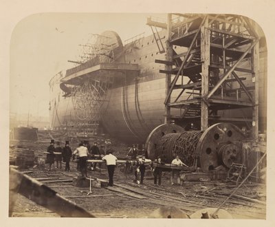 Hombres trabajando junto a las cadenas de lanzamiento del Great Eastern de Robert Howlett