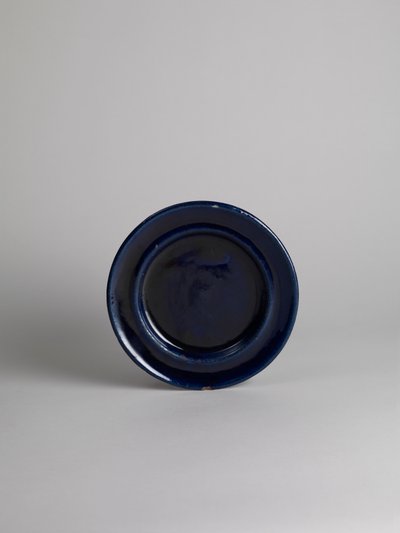 Plato lateral o de frutas vidriado en azul, 1914-18 de Roger Eliot Fry