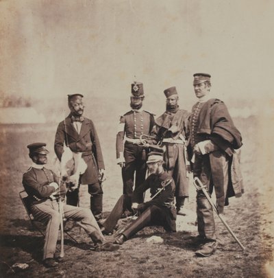 Brigadier General Charles Thomas Van Straubenzee (1812-92) y oficiales de los Buffs, de un álbum de 52 fotografías asociadas con la Guerra de Crimea, 1855 de Roger Fenton