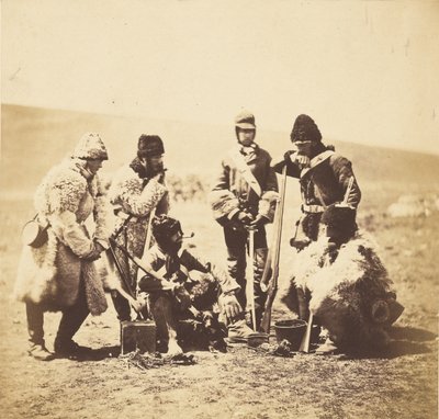 Capitán Pechell y hombres del 77º Regimiento - Vestimenta de invierno. de Roger Fenton