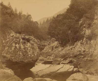 Rocas en el Lwgwy: Bettws-y-Coed. de Roger Fenton