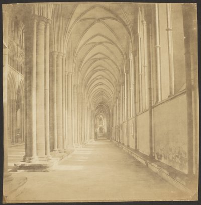 Pasillo sur de la catedral de Salisbury de Roger Fenton