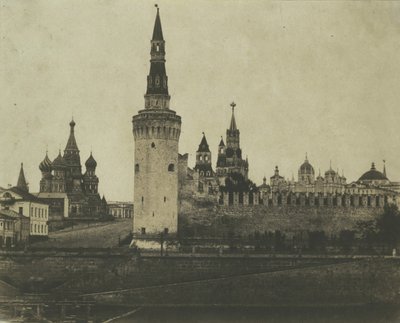 Frente sur del Kremlin desde el Puente Viejo de Roger Fenton