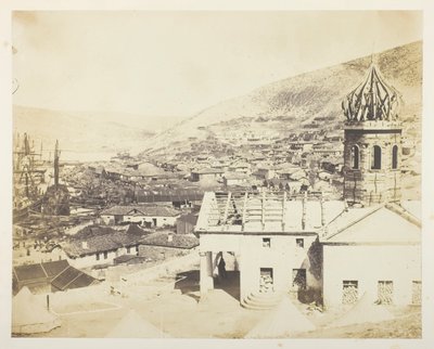La iglesia rusa y la ciudad de Balaklava de Roger Fenton