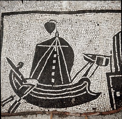 Un barco en el puerto de Ostia (mosaico) de Roman