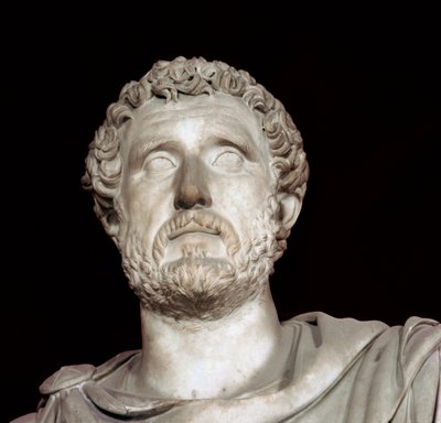 Busto del emperador Antonino Pío (86-181). Desde su villa en Lanuvio. Roma, museos capitolinos de Roman