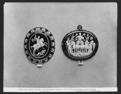 Camafeos que representan a Constantino II el Joven matando a sus enemigos y el triunfo de Licinio de Roman