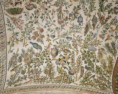 Decoración de techo con flores y pájaros de Roman