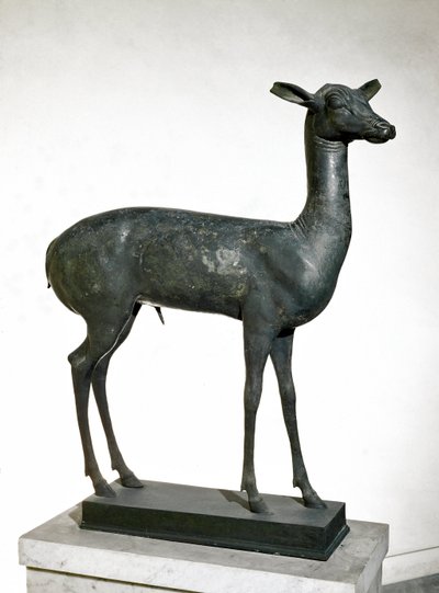 Ciervo (escultura de bronce) de Roman