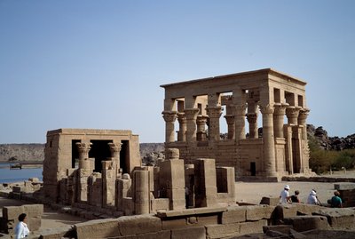 Antigüedad egipcia: quiosco de Marco Ulpio Trajano, emperador romano. Siglo II. Asuán, Filé. Egipto de Roman