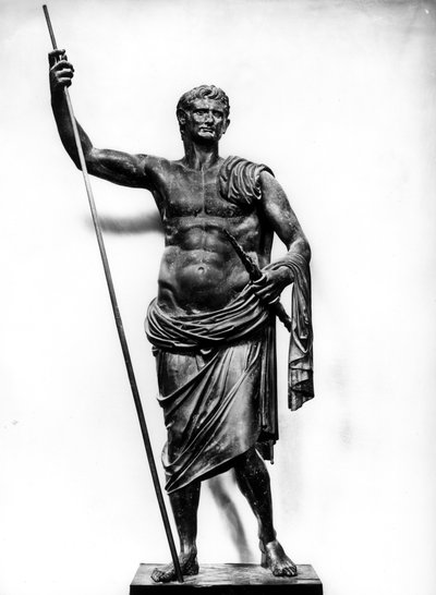 Emperador Augusto sosteniendo un cetro y un rayo, de Herculano de Roman