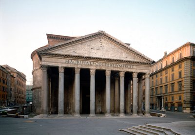 Vista exterior del Panteón de Roman
