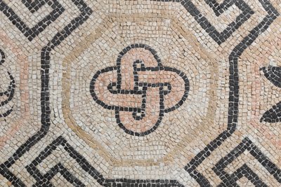 Motivo geométrico de la domus de Via san Rocchino, siglo II d.C. (mosaico) de Roman
