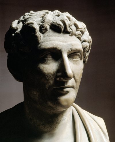 Cabeza de Ovidio (escultura de mármol) de Roman