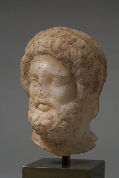 Cabeza de un dios de Roman