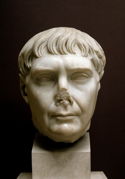 Cabeza del emperador Trajano, siglo II (escultura de mármol) de Roman