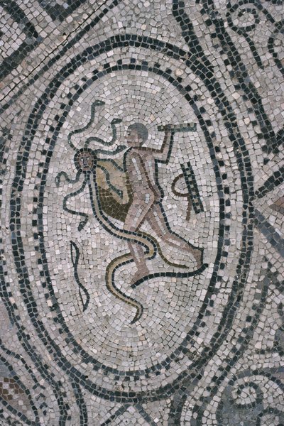 Hércules y la Hidra de Lerna, del suelo de la "Casa de Hércules" (mosaico) de Roman
