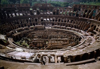 Vista interna del Coliseo, construido entre 70 y 80 de Roman