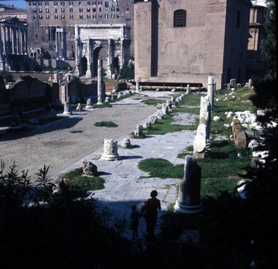 Ubicación de la Basílica Emilia en el Foro Romano construida por primera vez en 179 a.C. y restaurada muchas veces gracias a la familia Emilia. Roma de Roman